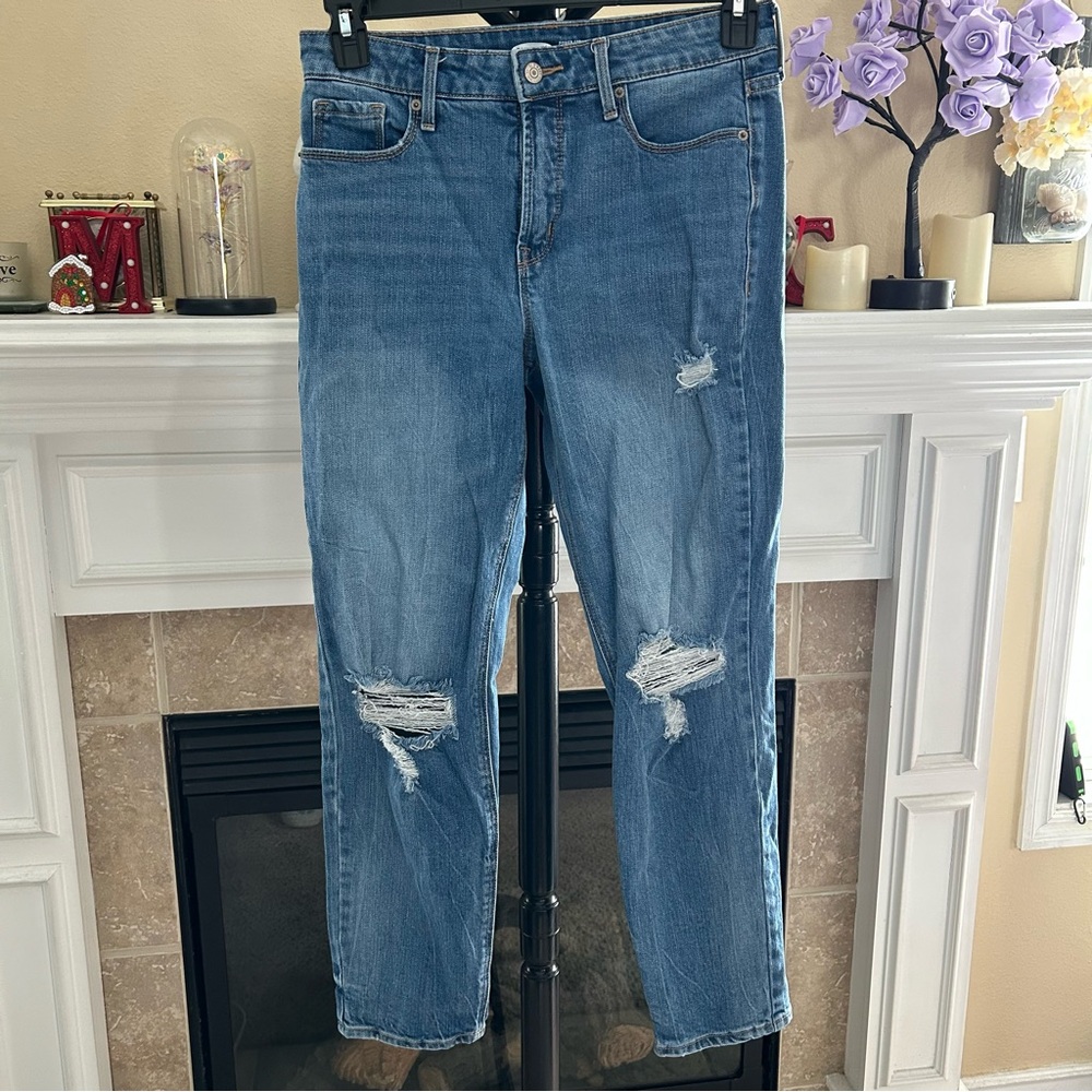 🆕Old Navy Size 8 Distressed Jeans